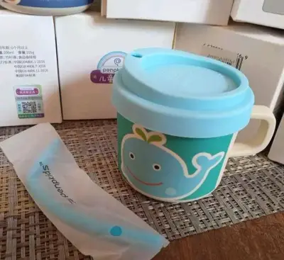 Taza infantil con tapa de silicona Penkids - miniatura 1
