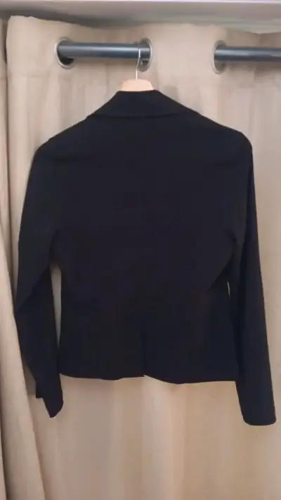 Blazer negro de mujer elegante - miniatura 2