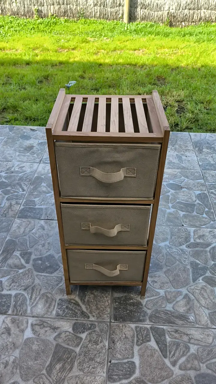 Organizador de madera con cajones de tela - 2
