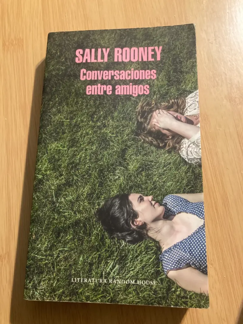 Conversaciones entre amigos' de Sally Rooney