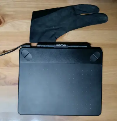 Tableta gráfica Wacom con lápiz y guante - miniatura 1