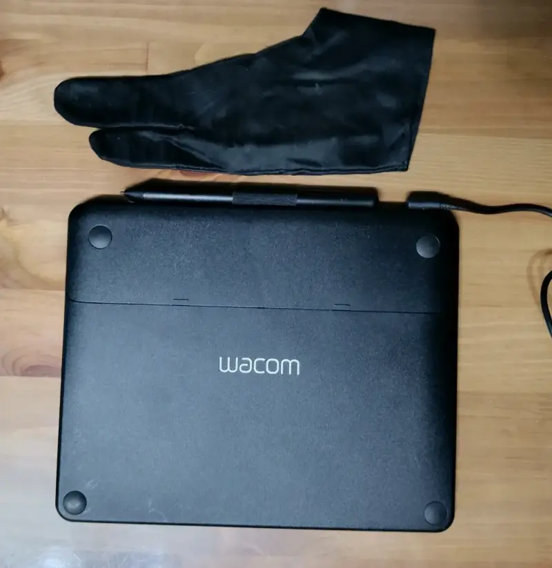 Tableta gráfica Wacom con lápiz y guante - 2