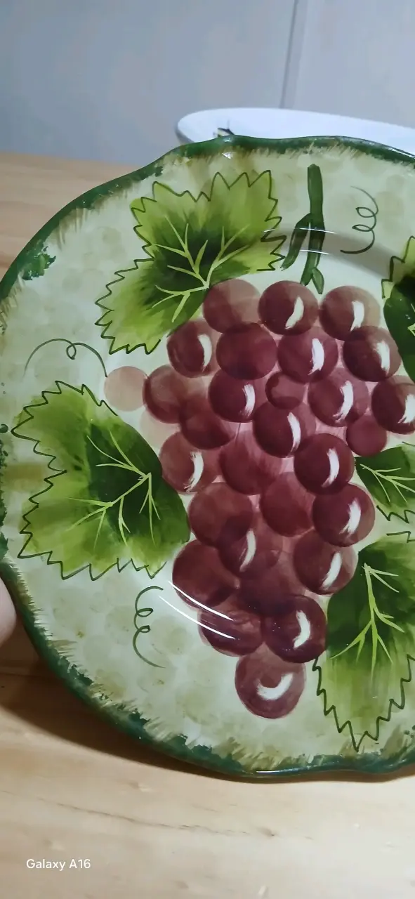 Plato decorativo de cerámica pintado a mano con diseño de uvas - 3