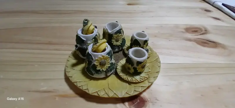 Juego de té decorativo en miniatura con girasoles - 3