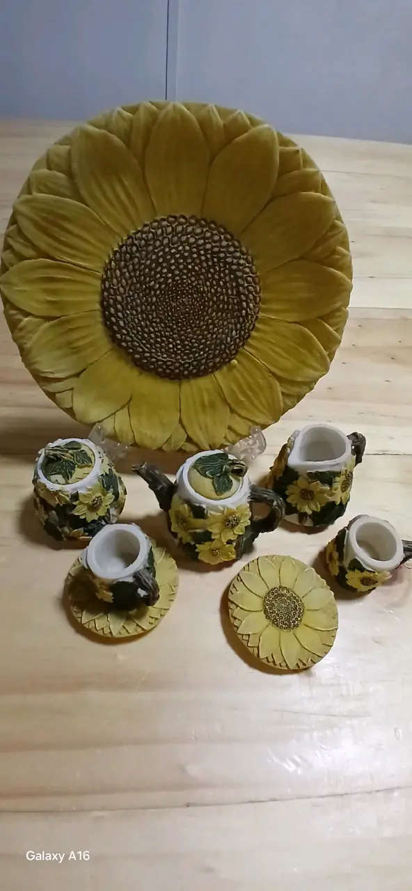 Juego de té decorativo en miniatura con girasoles - 4