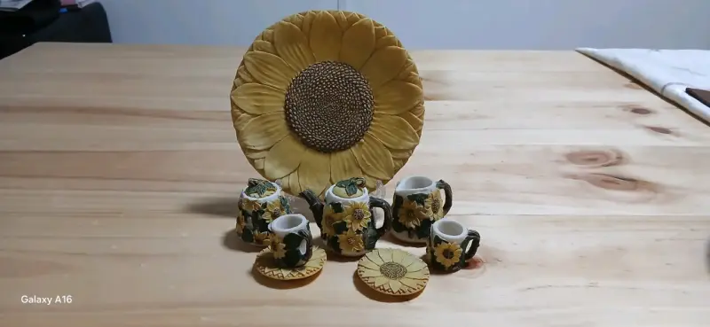 Juego de té decorativo en miniatura con girasoles - 5