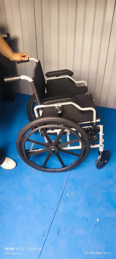 Silla de ruedas plegable ligera 934199515 - miniatura 1
