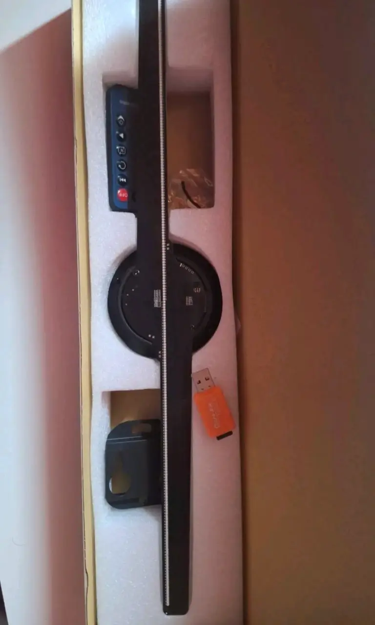 Proyector Holográfico 3D LED con Control Remoto - 3