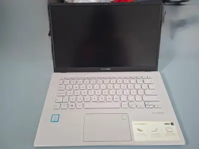 Notebook ASUS VivoBook 14 modelo X420 - miniatura 1