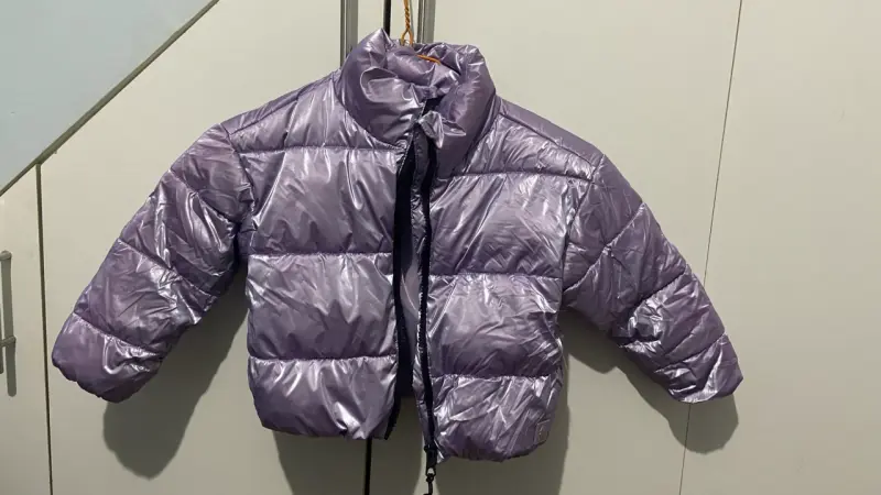 Chaqueta acolchada morada para niña Redwood