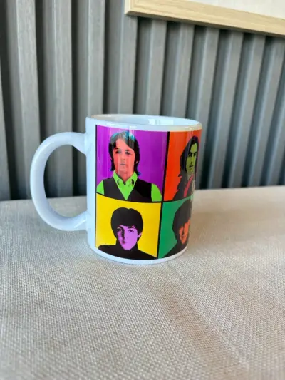 Taza de cerámica The Beatles colorida - miniatura 1