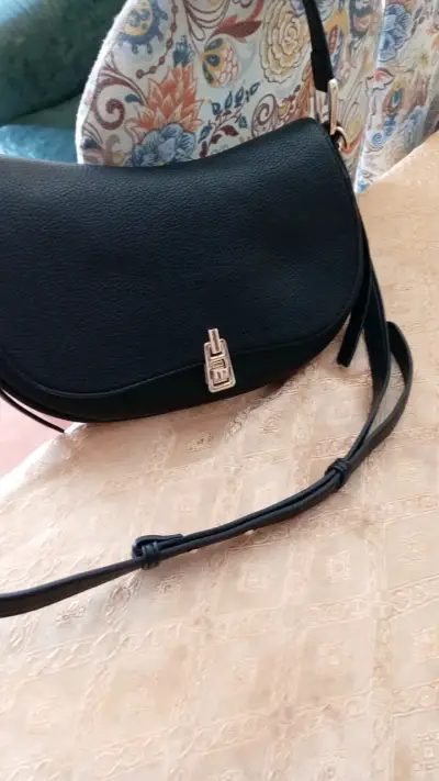 Cartera de cuero negra Gacel con cierre metálico - miniatura 1
