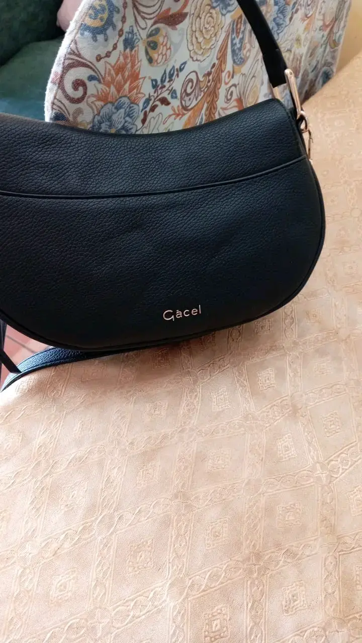 Cartera de cuero negra Gacel con cierre metálico - 2