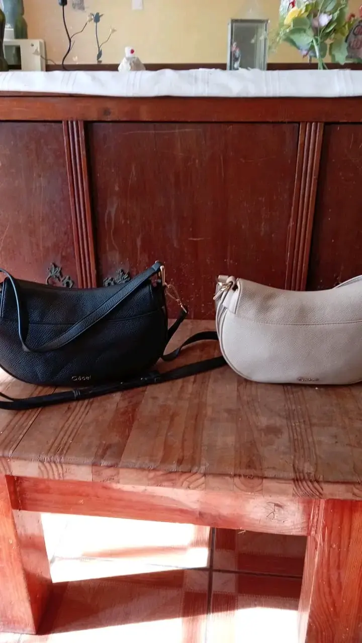 Cartera de cuero negra Gacel con cierre metálico - 5