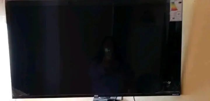 Televisor LG Smart TV 32 pulgadas - 2