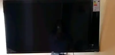 Televisor LG Smart TV 32 pulgadas - miniatura 2