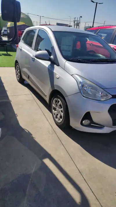 Hyundai  i10 2018 en buen estado - miniatura 4