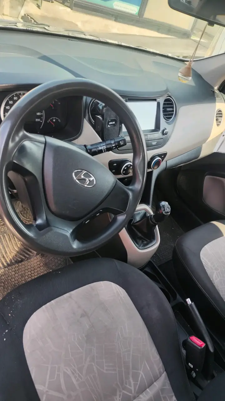 Hyundai i10 2018 en buen estado - 5