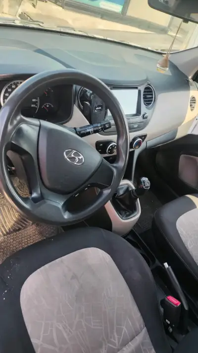 Hyundai  i10 2018 en buen estado - miniatura 5