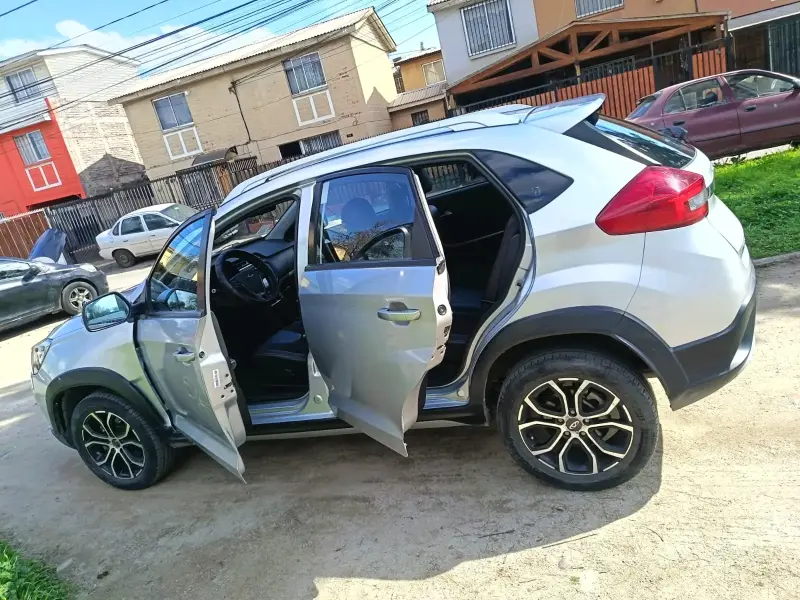 SUV Chery Tiggo 2 2021 en buen estado - 6