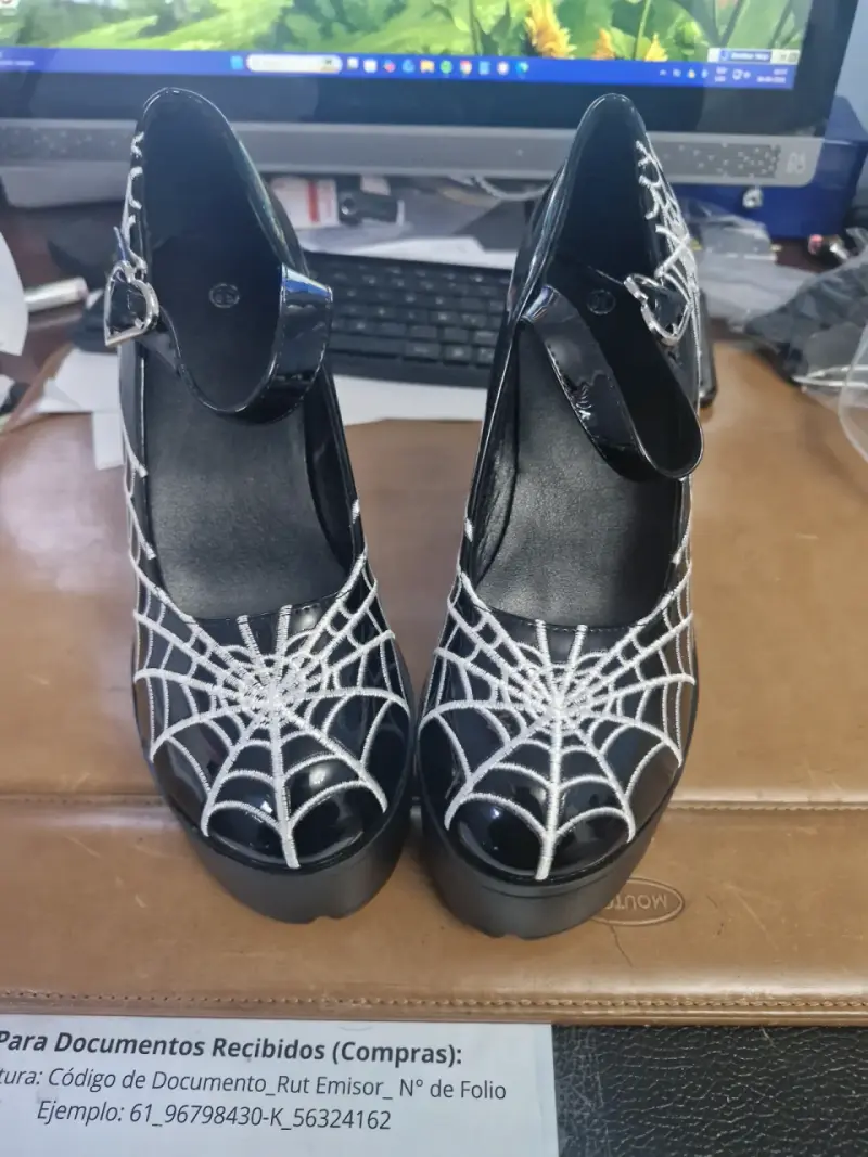 Zapatos de plataforma con diseño de telaraña - 4