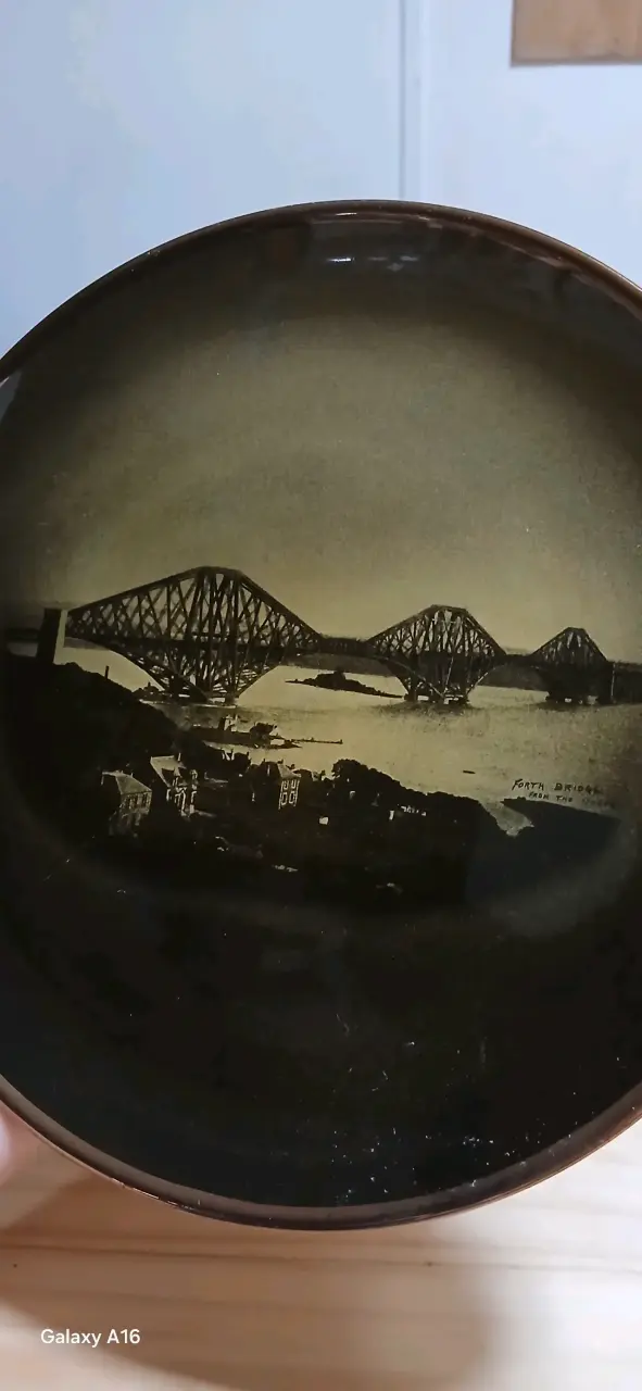 Plato decorativo con imagen de puente Forth