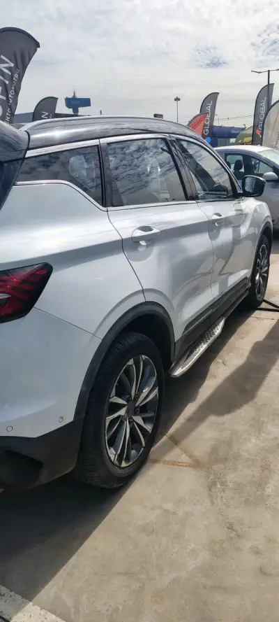 SUV Geely Coolray 2023 Blanco en Buen Estado - miniatura 2