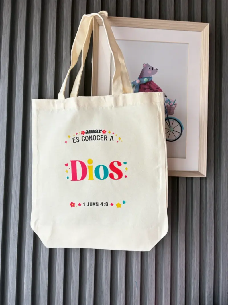 Bolsa de tela con diseño religioso "Amar es conocer a Dios" - 1