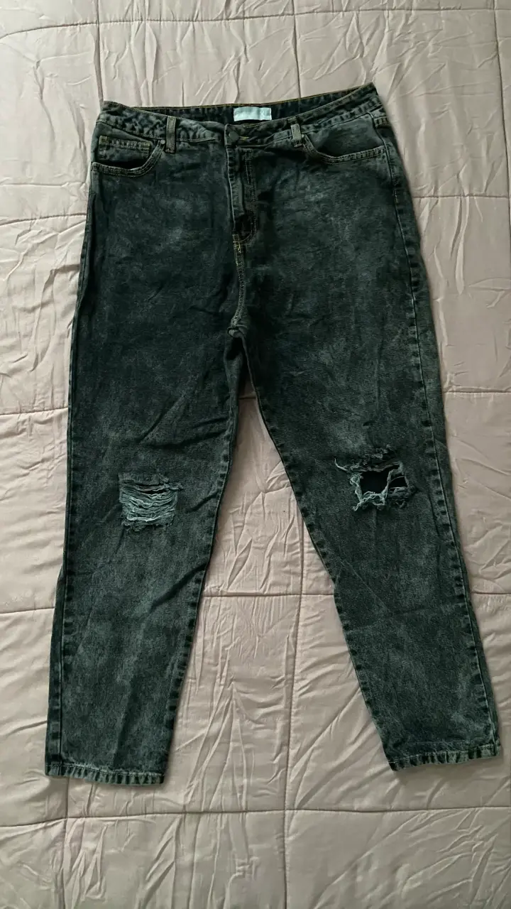 Jeans mom negros desgastados mujer