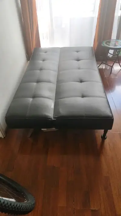 Sofá cama de cuero sintético negro - miniatura 3