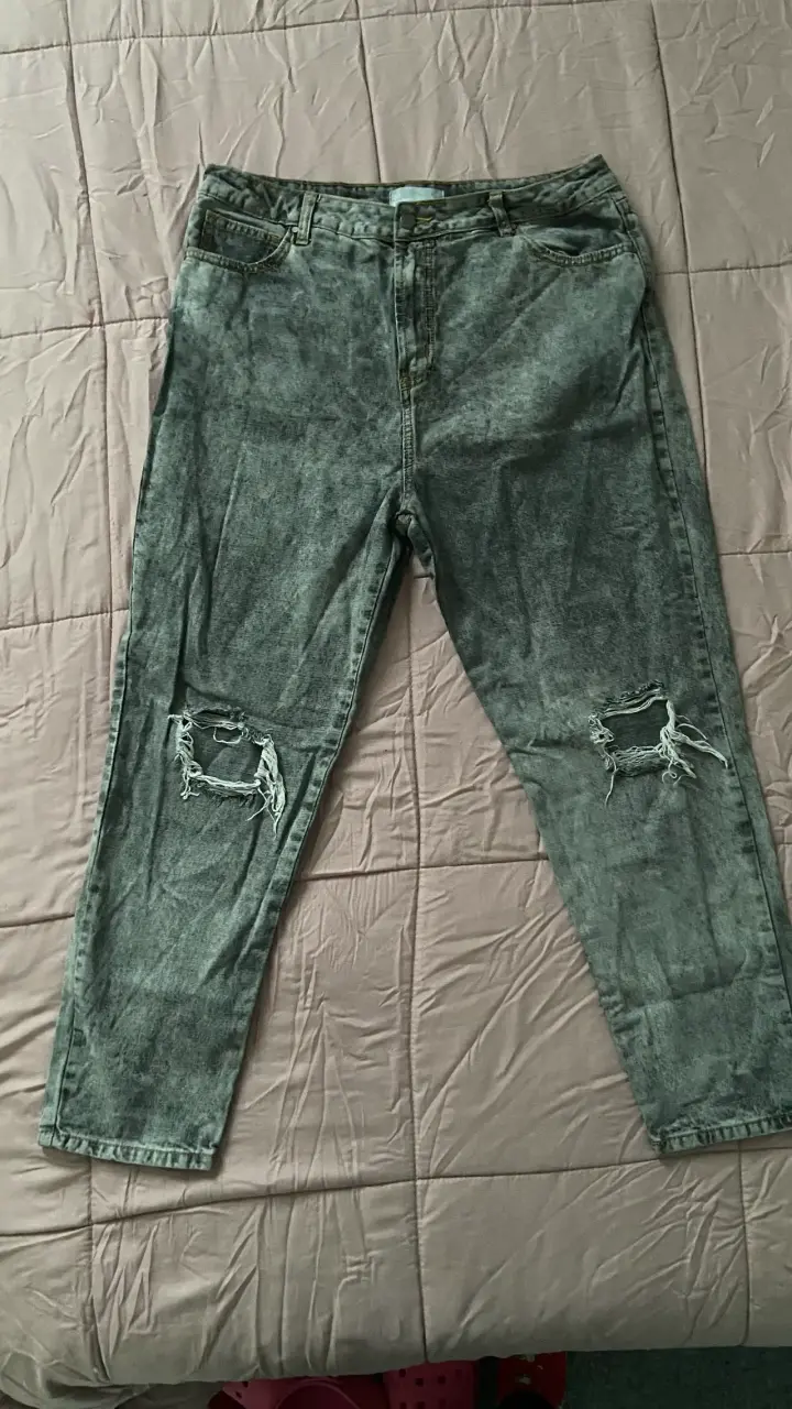 Jeans desgastados para mujer con roturas