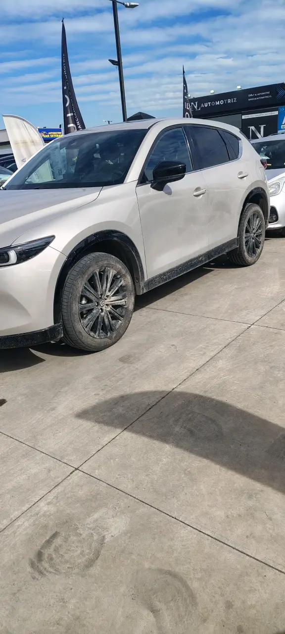 Mazda CX-5 SUV 2024 en buen estado - 2