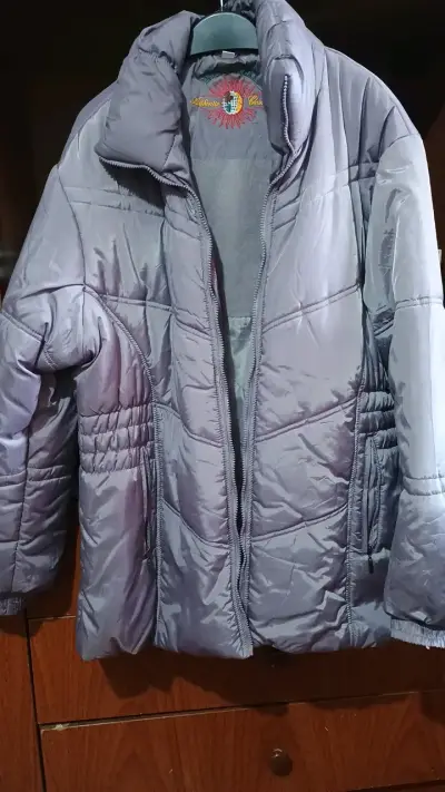 Chaqueta acolchada avioletada para invierno - miniatura 1