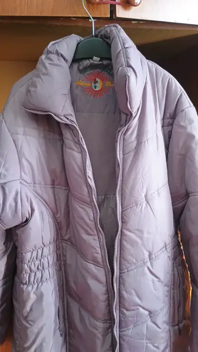 Chaqueta acolchada avioletada para invierno - miniatura 2
