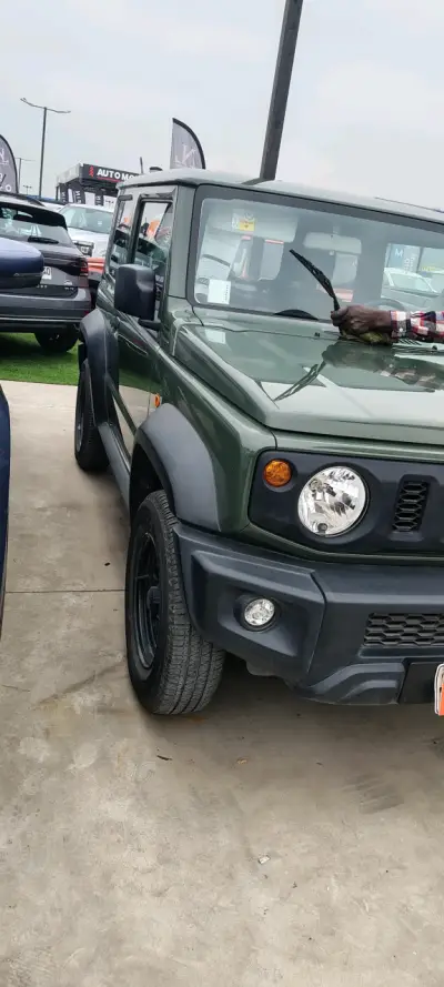 Suzuki Jimny 2023 4x4 en excelente estado - miniatura 3