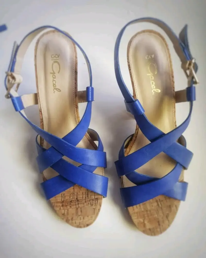 Sandalias de tacón alto azul con corcho - 2
