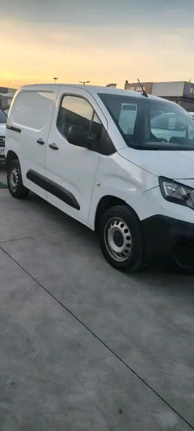 Furgón Peugeot Partner 2020 Blanco - miniatura 1