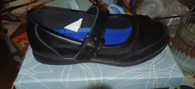 Zapato escolar negro con hebilla para niña - miniatura 1