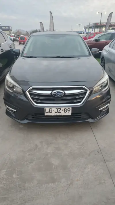 Subaru Legacy 2019 en excelente estado - miniatura 1
