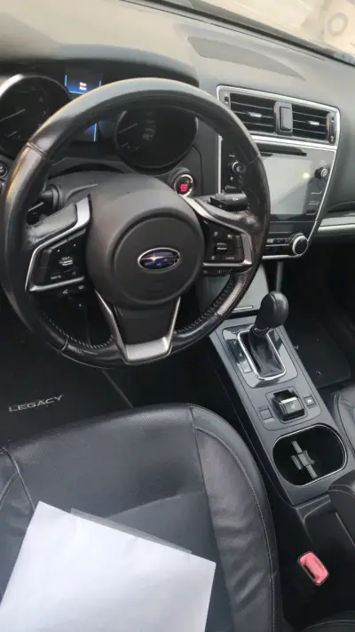 Subaru Legacy 2019 en excelente estado - miniatura 4