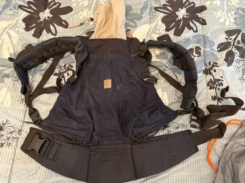 Mochila portabebés ergonómica negra con bolsa - 3