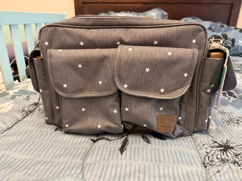 Bolso cambiador de pañales gris con estrellas - 4