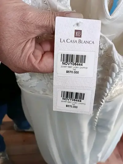 Vestido de novia La Casa Blanca con encaje - miniatura 3