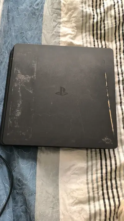 Consola PlayStation 4 con control en buen estado - miniatura 1