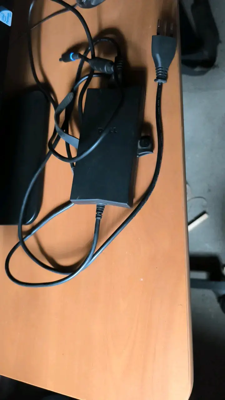Computador All-in-One Dell Inspiron con teclado y mouse - 6