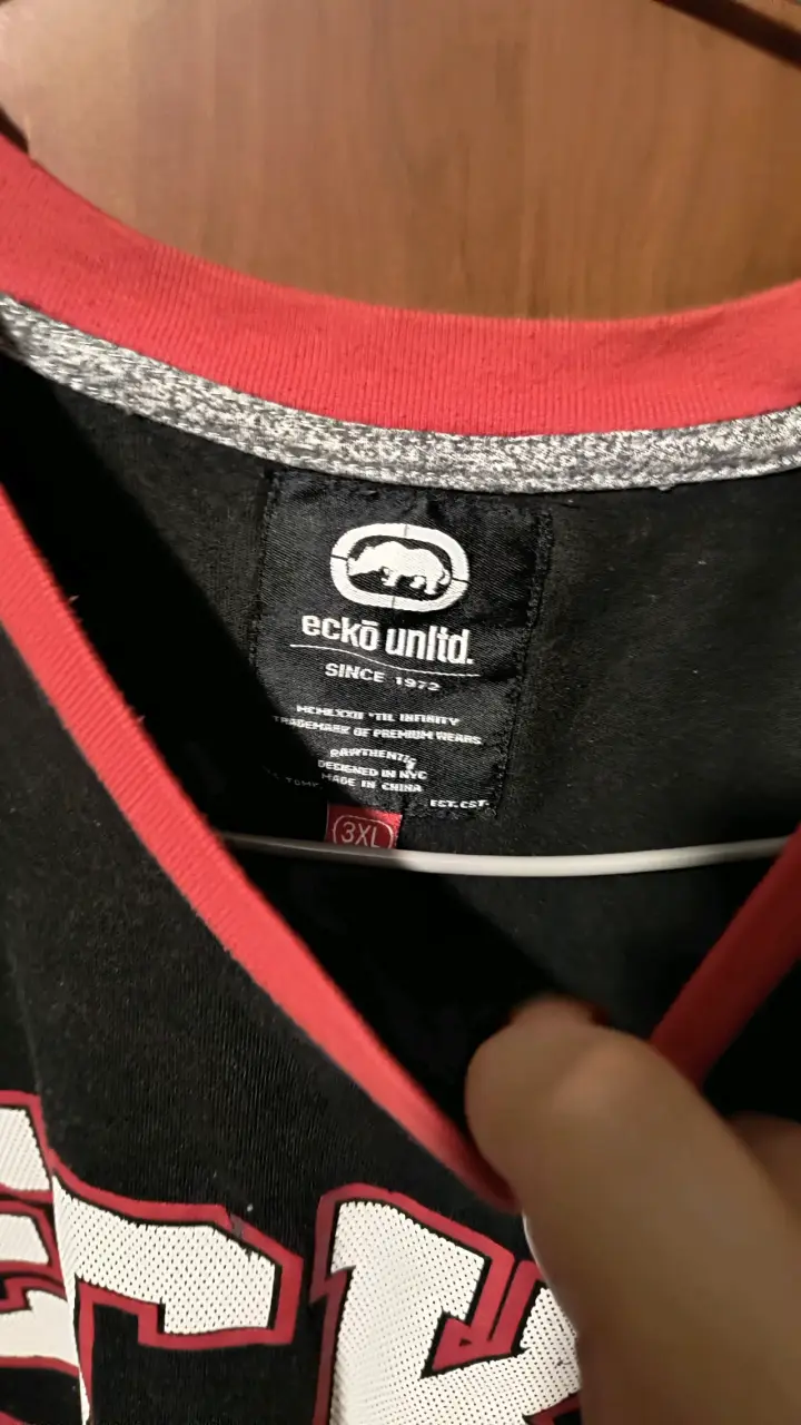Polera Ecko Unltd negra y roja para hombre - 3