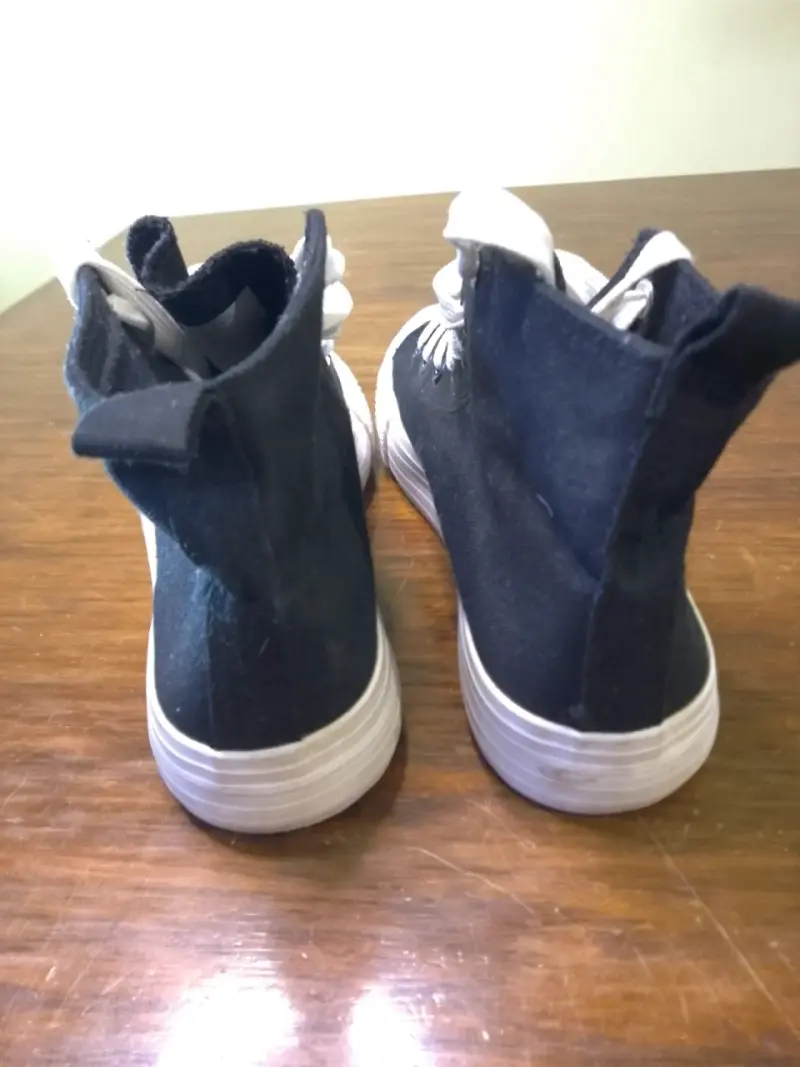 Zapatillas negras de lona con caña alta - 2