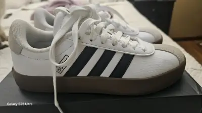 Zapatillas deportivas blancas Adidas - miniatura 2
