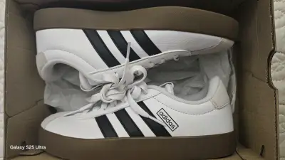 Zapatillas deportivas blancas Adidas - miniatura 3