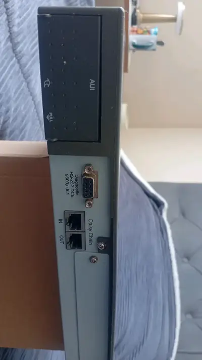 Switch de Red D-Link DE-1824i 24 Puertos - miniatura 3